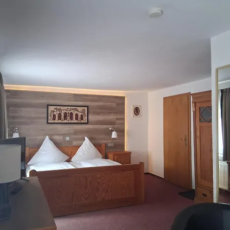 Hotel-restaurant Jaegerhalle * Ellefeld